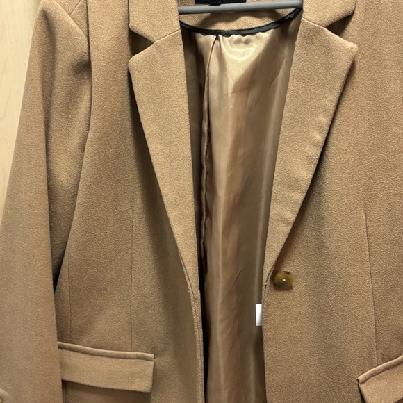 XL Camel-Colored Banana Republic One-Button Coat – 60% Cotton 40% Polyester - Picture 4 of 4